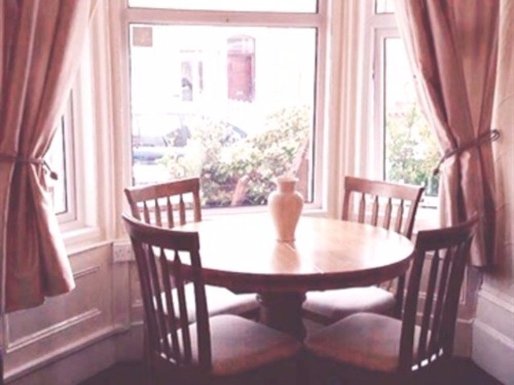 בלקפול Bridle Lodge Apartments מראה חיצוני תמונה