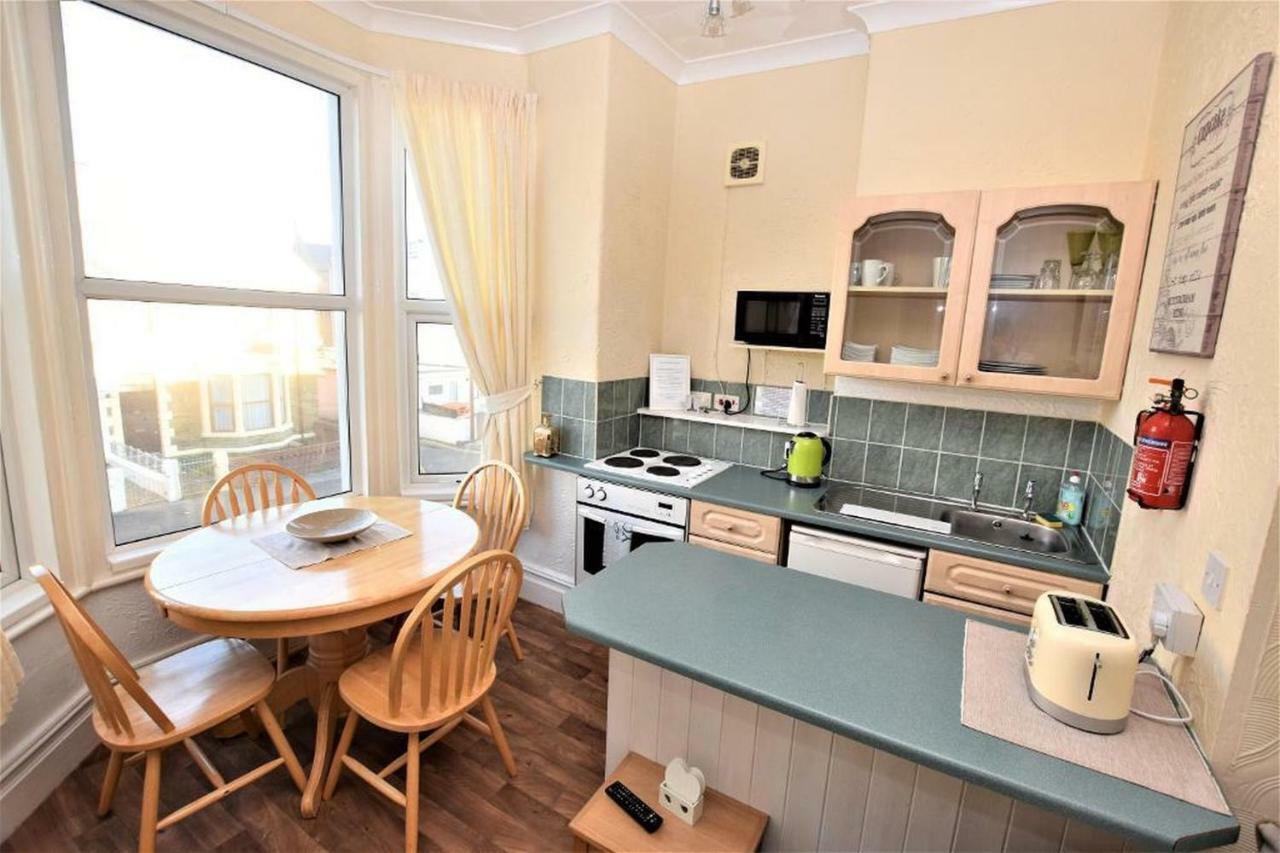 בלקפול Bridle Lodge Apartments מראה חיצוני תמונה